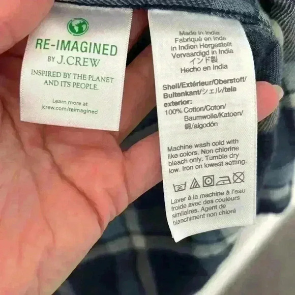 JCrew Buttondown Re-Imagined Navy Ultra Soft Slim Fit Size M Medium - Picture 3 of 4